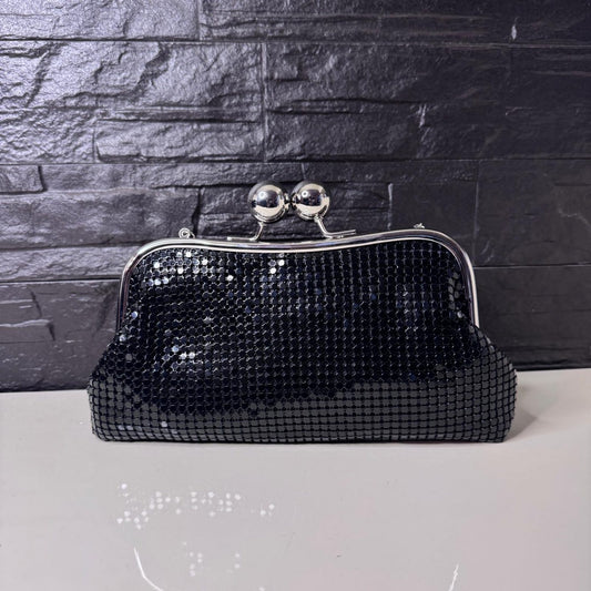 Clutch brillo negro
